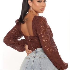 NWT - fashion nova brown crochet crop top w/ bell sleeves